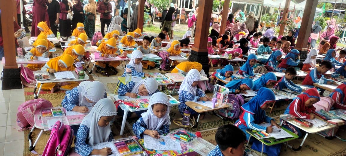 Lomba Mewarnai dalam Rangka Milad SDMM