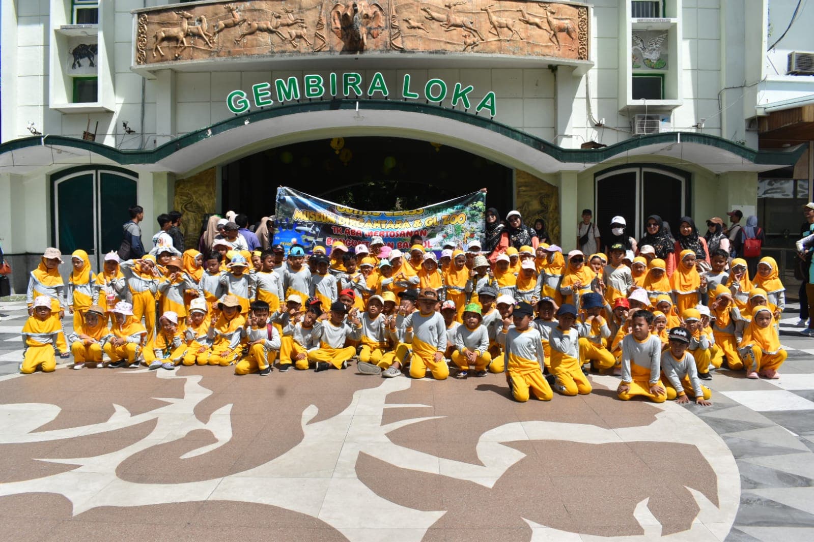 Mengenal Flora dan Fauna di Gembira Loka Zoo